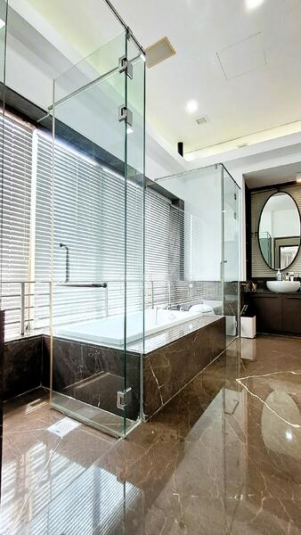 Lovely GCB for rent in Chatsworth park, , 6 Bedrooms, 15,080 sqft, Good Class Bungalow For Rent, by Homer Lau, 500053107 - Bathroom - PropertyGuru.com.sg