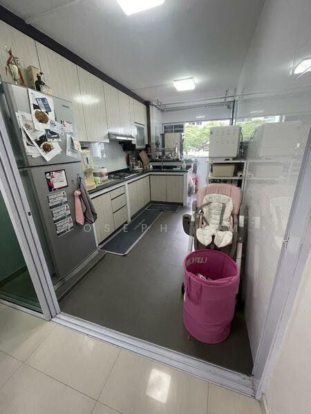 330 Serangoon Avenue 3 HDB Flat For Sale at S$ 910,000 | PropertyGuru Singapore - Kitchen