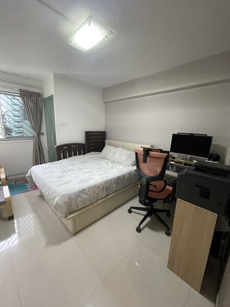330 Serangoon Avenue 3 HDB Flat For Sale at S$ 910,000 | PropertyGuru Singapore - Bedroom