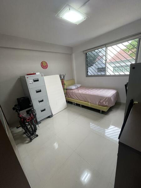 330 Serangoon Avenue 3 HDB Flat For Sale at S$ 910,000 | PropertyGuru Singapore - Bedroom