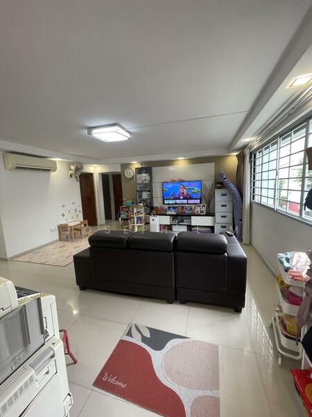 330 Serangoon Avenue 3 HDB Flat For Sale at S$ 910,000 | PropertyGuru Singapore - Living Room