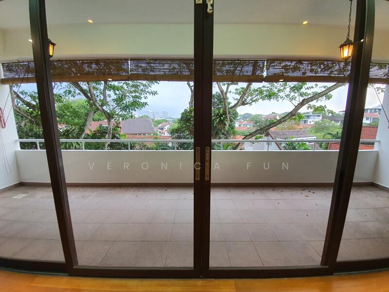 Hillcrest Arcadia Condominium For Sale at S$ 2,800,000 | PropertyGuru Singapore - Balcony