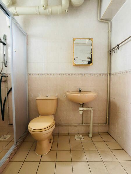 296C Compassvale Crescent, 296C Compassvale Crescent, 3 Bedrooms, 1,195 sqft, HDB Flat For Rent, by James Yeo, 500053135 - Bathroom - PropertyGuru.com.sg