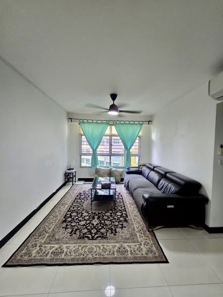 488D Choa Chu Kang Avenue 5, 488D Choa Chu Kang Avenue 5, 3 Bedrooms, 1,001 sqft, HDB Flat For Rent, by Dian Sarah, 500053136 - Living Room - PropertyGuru.com.sg