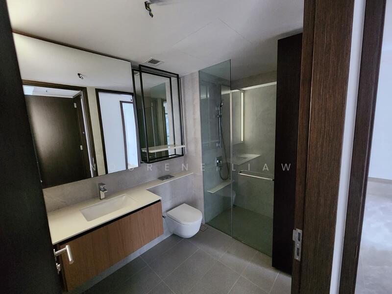 JadeScape Condominium For Sale at S$ 1,480,000 | PropertyGuru Singapore - Bathroom