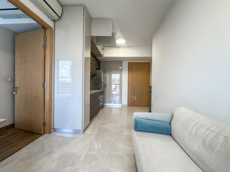 Commonwealth Towers Condominium For Sale at S$ 1,180,000 | PropertyGuru Singapore - Living Room