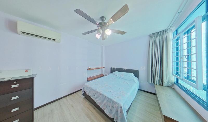 183 Edgefield Plains HDB Flat For Sale at S$ 700,000 | PropertyGuru Singapore - Master Bedroom