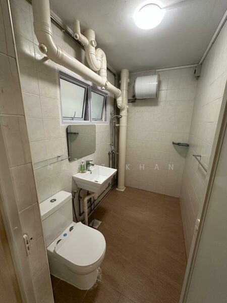 254 Simei Street 1, 254 Simei Street 1, Room Rental, 150 sqft, HDB Flat For Rent, by Hafiz Khan, 500053195 - Bathroom - PropertyGuru.com.sg