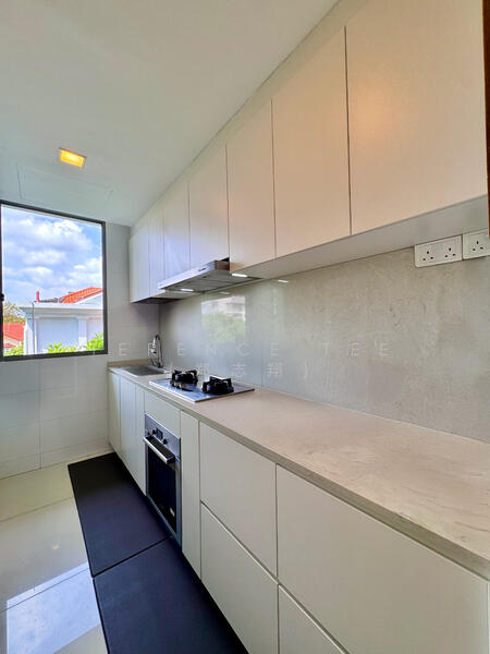St Patrick's Residences Apartment For Sale at S$ 3,600,000 | PropertyGuru Singapore - Kitchen