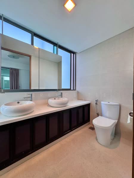 St Patrick's Residences Apartment For Sale at S$ 3,600,000 | PropertyGuru Singapore - Master Bathroom