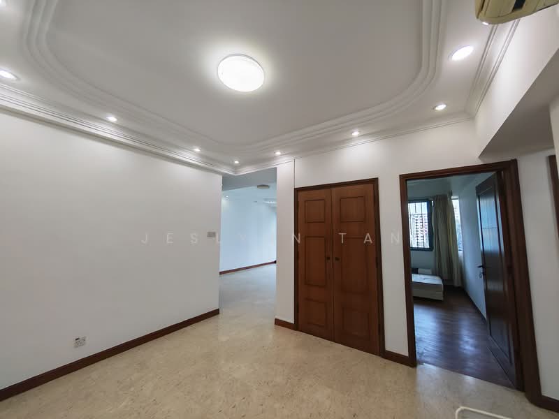 Dining w Storage Alcove