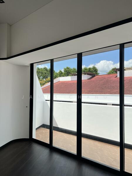 Garden View Estate, Conway Circle, 6 Bedrooms, 5,200 sqft, Semi-Detached House For Rent, by James Chang, 500053237 - Balcony - PropertyGuru.com.sg