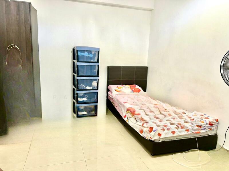 653A Jurong West Street 61 HDB Flat For Sale at S$ 628,000 | PropertyGuru Singapore - Bedroom