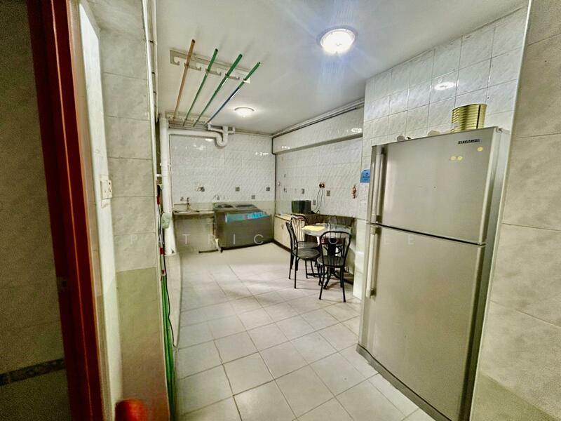 653A Jurong West Street 61 HDB Flat For Sale at S$ 628,000 | PropertyGuru Singapore - Kitchen