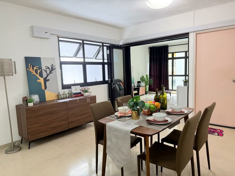 653A Jurong West Street 61, 653A Jurong West Street 61, 3 Bedrooms, 1,195 sqft, HDB Flat For Sale, by Patrick Chee, 500053247 - Dining Room - PropertyGuru.com.sg