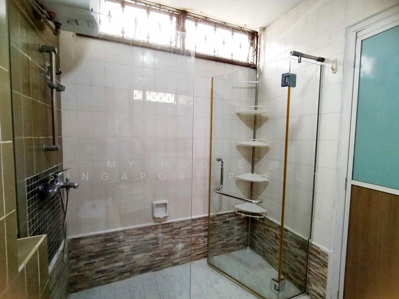 40A CHANGI RD, , Room Rental, 230 sqft, Shophouse For Rent, by Lee Wei, 500053255 - Bathroom - PropertyGuru.com.sg