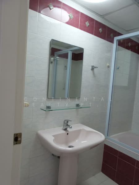 Central Green, 1 Jalan Membina, 2 Bedrooms, 926 sqft, Condominium For Rent, by DELIA, 500053259 - Bathroom - PropertyGuru.com.sg