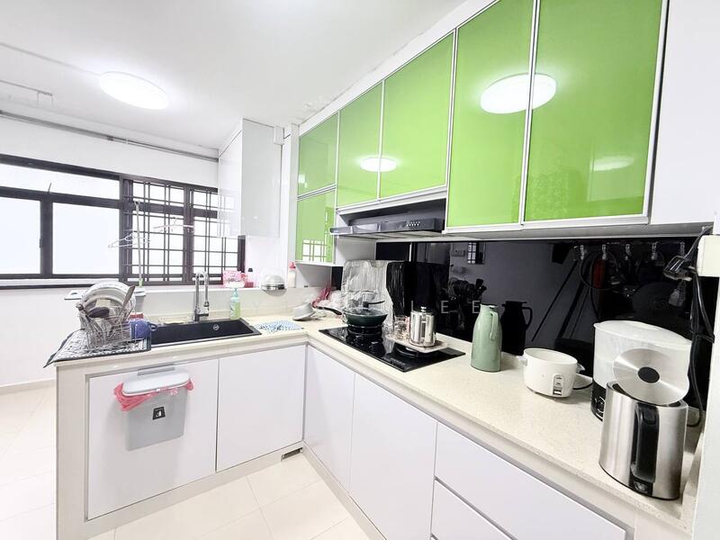 5 Saint George's Lane HDB Flat For Sale at S$ 470,000 | PropertyGuru Singapore - Kitchen