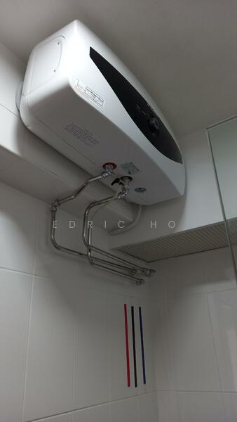 289A Compassvale Crescent HDB Flat For Sale at S$ 695,000 | PropertyGuru Singapore - Bathroom