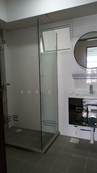 289A Compassvale Crescent HDB Flat For Sale at S$ 695,000 | PropertyGuru Singapore - Bathroom