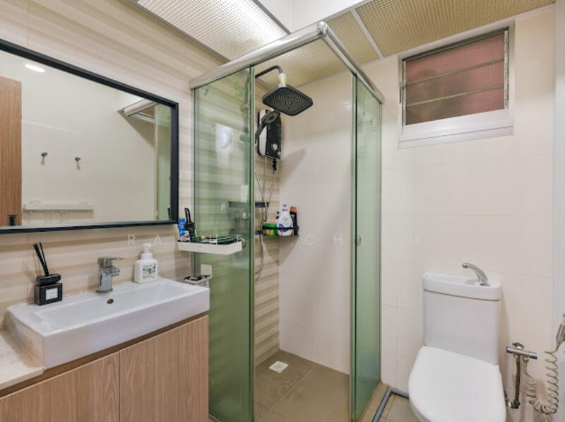 994C Buangkok Link HDB Flat For Sale at S$ 678,000 | PropertyGuru Singapore - Bathroom