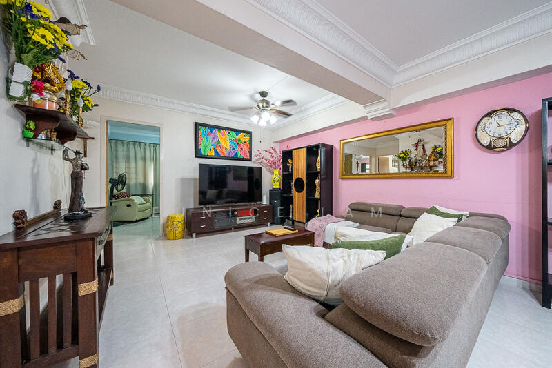 526 Choa Chu Kang Street 51 HDB Flat For Sale at S$ 798,000 | PropertyGuru Singapore - Living Room