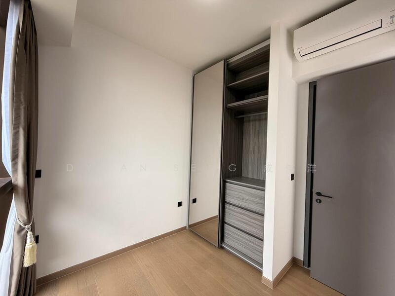 The Landmark, 173 Chin Swee Road, 1 Bedroom, 495 sqft, Condominium For Rent, by Dylan Seng 成伟洋, 500053298 - Master Bedroom Wardrobe - PropertyGuru.com.sg