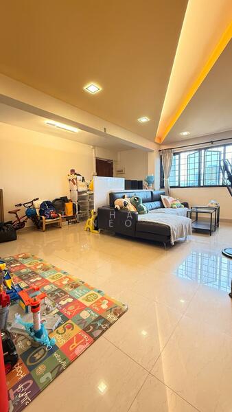 41 Teban Gardens Road HDB Flat For Sale at S$ 540,000 | PropertyGuru Singapore - Living Room