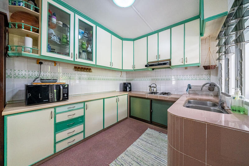 526 Choa Chu Kang Street 51 HDB Flat For Sale at S$ 798,000 | PropertyGuru Singapore - Kitchen