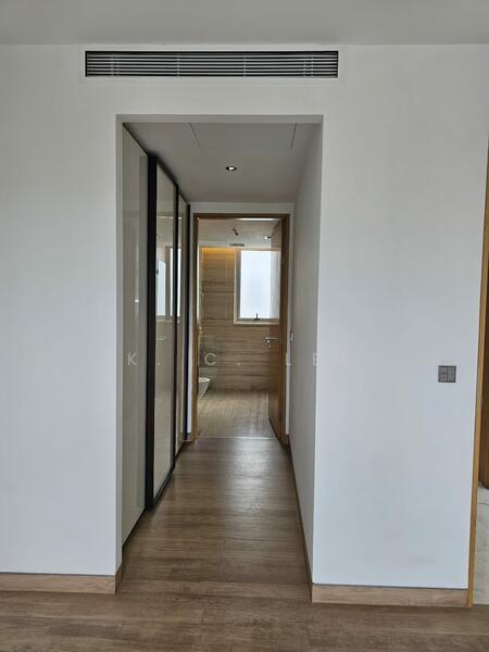 White House Residence, 67 Stevens Road, 4 Bedrooms, 3,864 sqft, Condominium For Rent, by K. C. Lee, 500053323 - Room 2 Wardrobe - PropertyGuru.com.sg