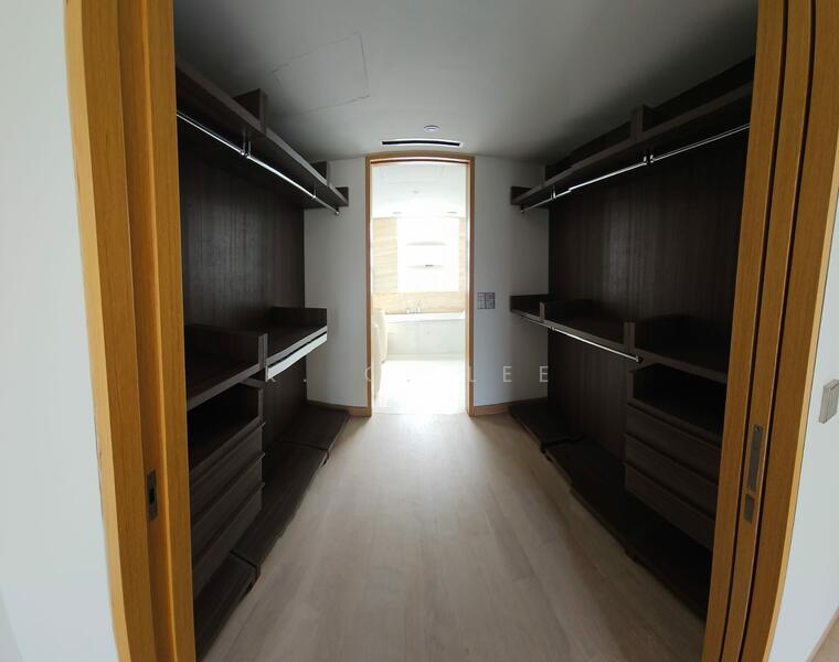 White House Residence, 67 Stevens Road, 4 Bedrooms, 3,864 sqft, Condominium For Rent, by K. C. Lee, 500053323 - Master Room Walk In Wardrobe - PropertyGuru.com.sg