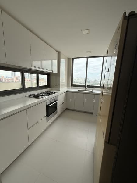 Sky Habitat, 7 Bishan Street 15, 4 Bedrooms, 2,077 sqft, Condominium For Rent, by Louise Tan, 500053334 - Kitchen - PropertyGuru.com.sg