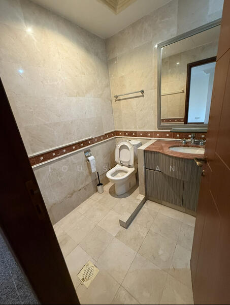 Seasons Park Condominium For Sale at S$ 1,150,000 | PropertyGuru Singapore - Bathroom