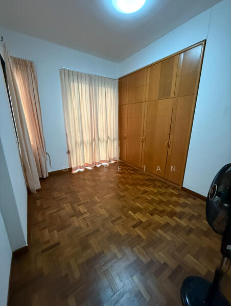 Seasons Park Condominium For Sale at S$ 1,150,000 | PropertyGuru Singapore - Bedroom