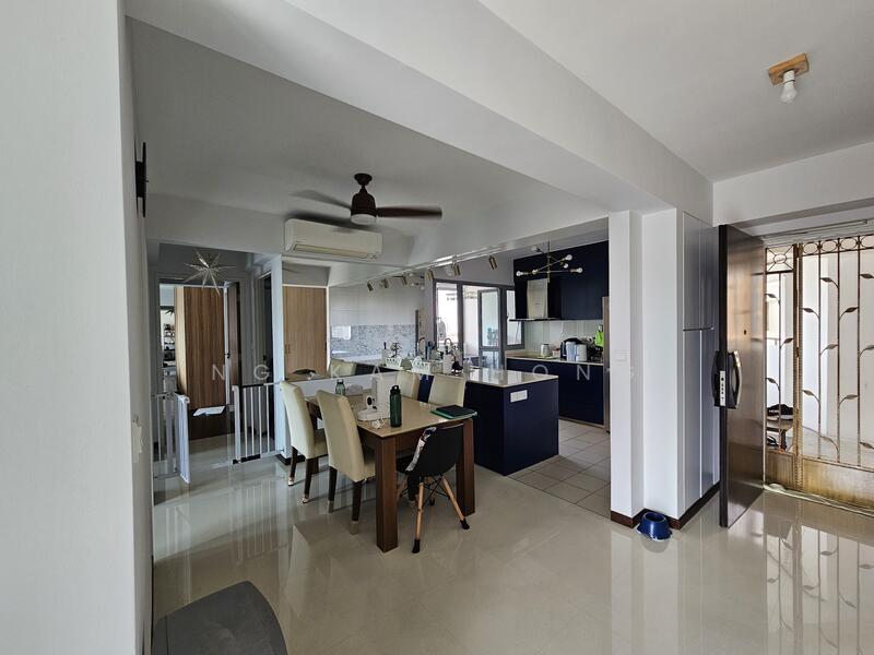 684C Edgedale Plains HDB Flat For Sale at S$ 788,888 | PropertyGuru Singapore - Kitchen