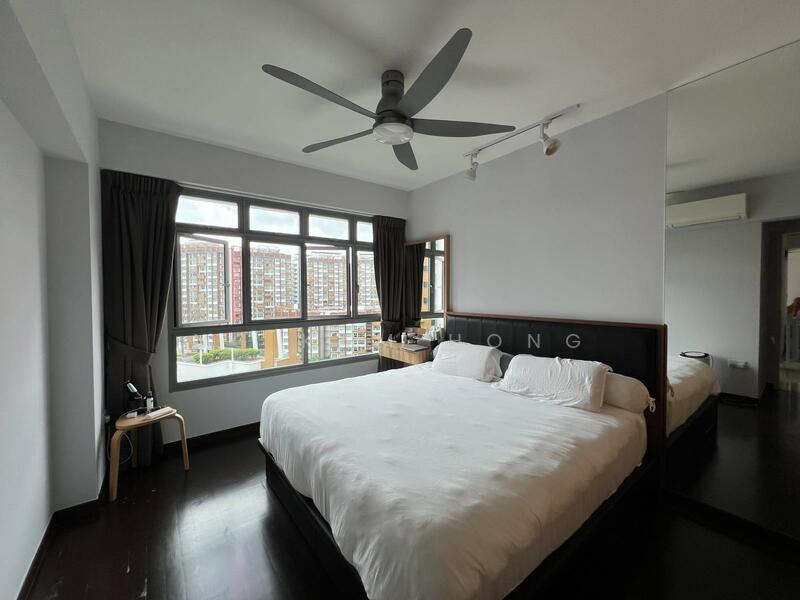 684C Edgedale Plains HDB Flat For Sale at S$ 788,888 | PropertyGuru Singapore - Bedroom