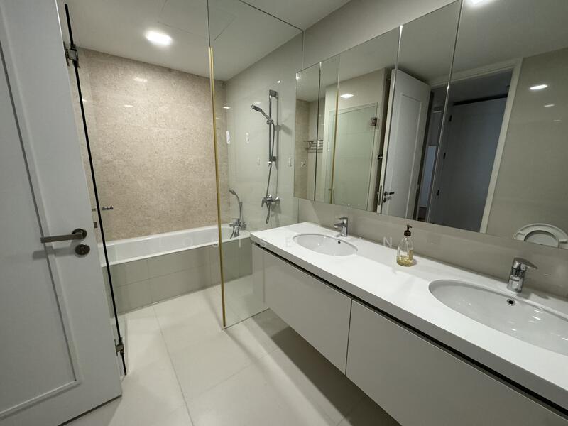 Sky Habitat, 9 Bishan Street 15, 4 Bedrooms, 2,077 sqft, Condominium For Rent, by Louise Tan, 500053352 - Bathroom - PropertyGuru.com.sg