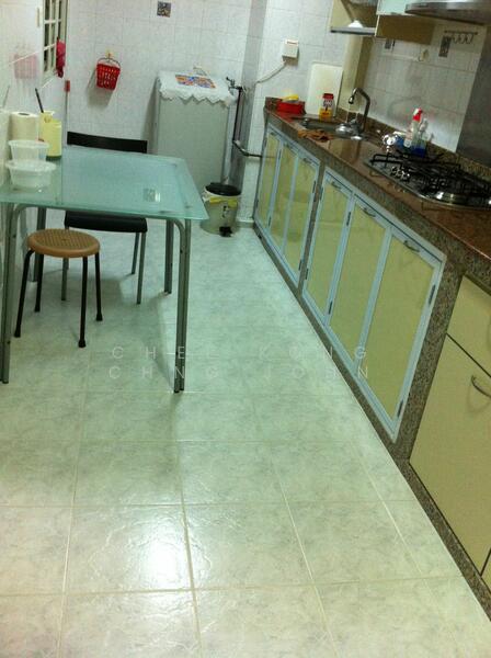 172C Edgedale Plains, 172C Edgedale Plains, 3 Bedrooms, 1,200 sqft, HDB Flat For Rent, by Chee Kong Chng John, 500053377 - Kitchen - PropertyGuru.com.sg