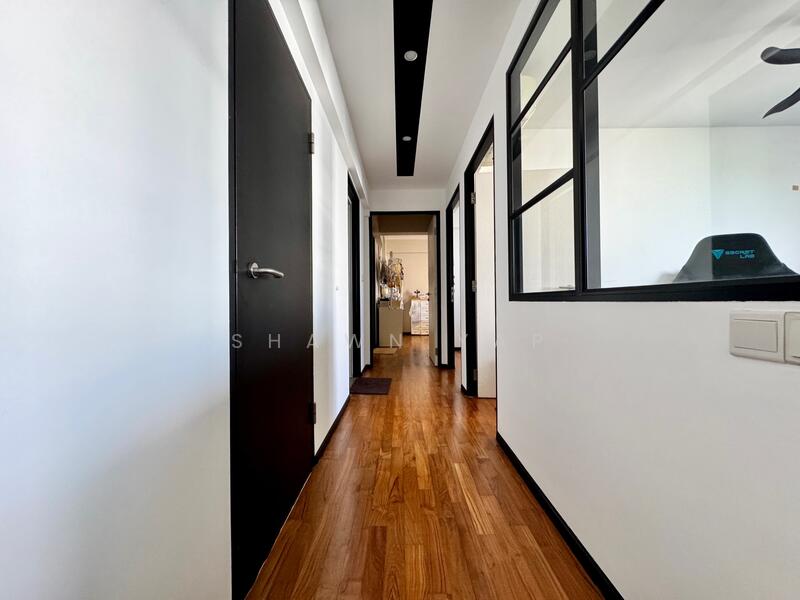 308A Punggol Walk HDB Flat For Sale at S$ 780,000 | PropertyGuru Singapore - Corridor