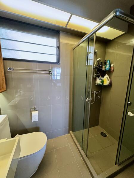 308A Punggol Walk HDB Flat For Sale at S$ 780,000 | PropertyGuru Singapore - Bathroom