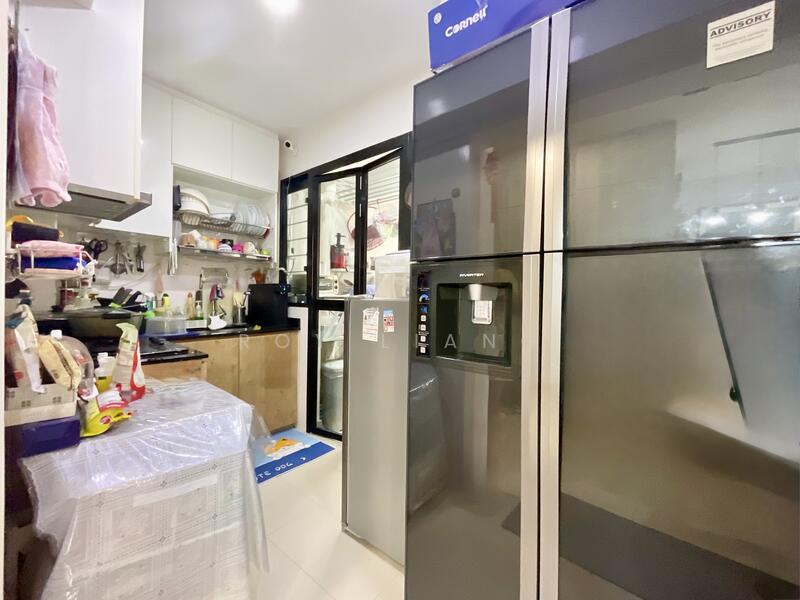 992A Buangkok Link HDB Flat For Sale at S$ 580,000 | PropertyGuru Singapore - Kitchen