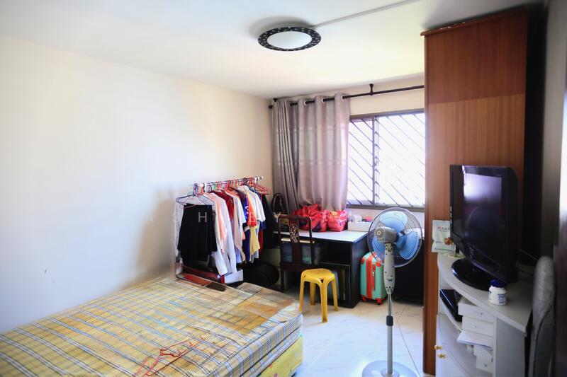 122 Bedok Reservoir Road HDB Flat For Sale at S$ 688,000 | PropertyGuru Singapore - Bedroom