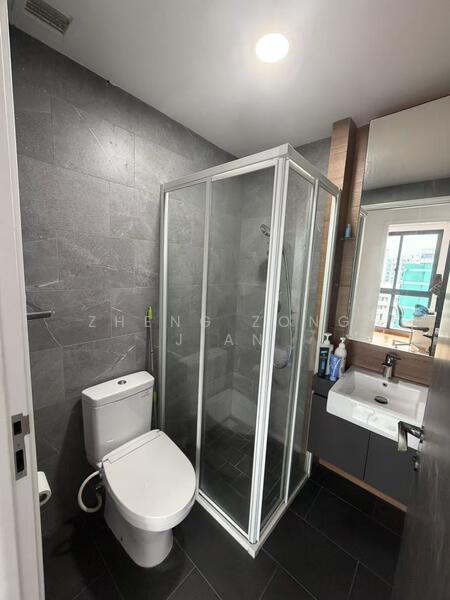 Rezi 24 Apartment For Sale at S$ 1,080,000 | PropertyGuru Singapore - Bathroom