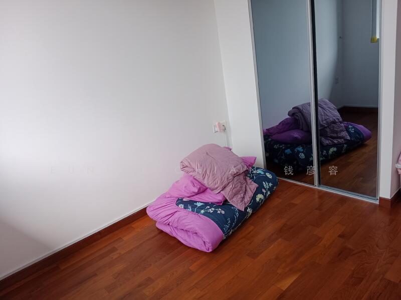 Kensington Square Apartment For Sale at S$ 830,888 | PropertyGuru Singapore - Bedroom