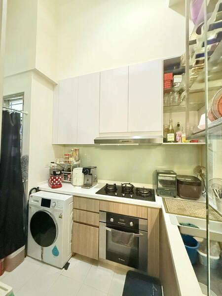 The Greenwich Condominium For Sale at S$ 1,199,999 | PropertyGuru Singapore - Kitchen