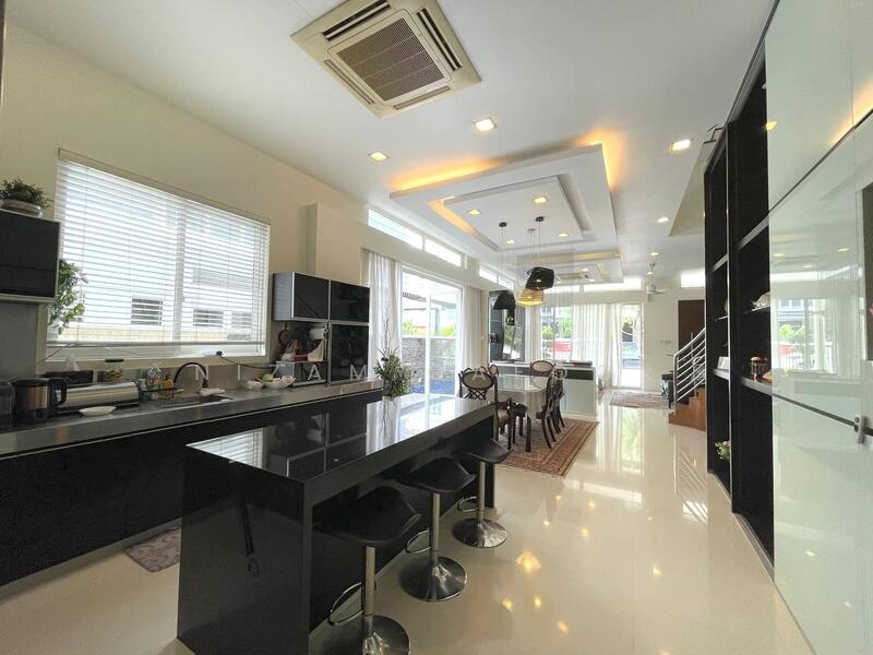Nim Green Semi-Detached House For Sale at S$ 6,380,000 | PropertyGuru Singapore - Kitchen