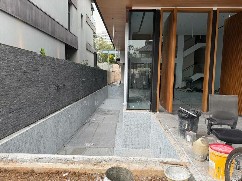 Holland Grove Drive Semi-Detached House For Sale at S$ 14,880,000 | PropertyGuru Singapore - Exterior