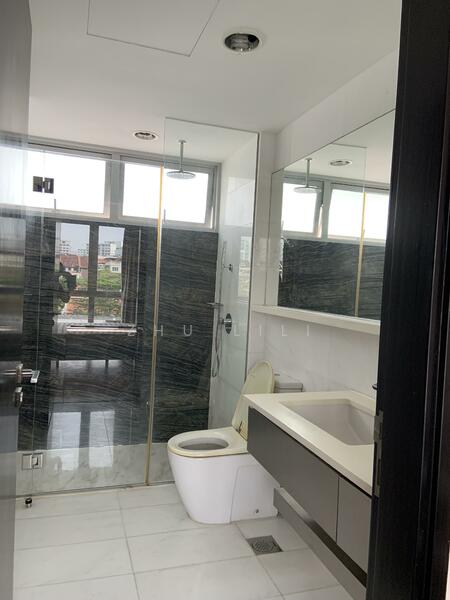 Euhabitat Condominium For Sale at S$ 1,480,000 | PropertyGuru Singapore - Bathroom