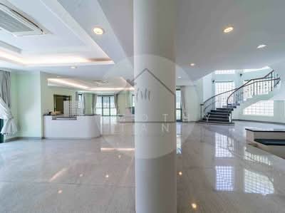 For Rent - Detached House in Windsor Park