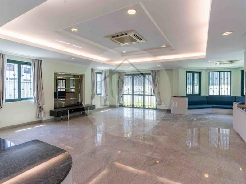 For Rent - Detached House in Windsor Park